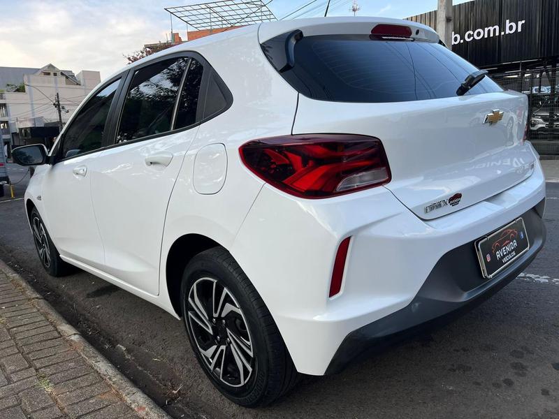 Chevrolet Onix Hatch LT 1.0 12V Tb Flex 5P Mec. - foto 2