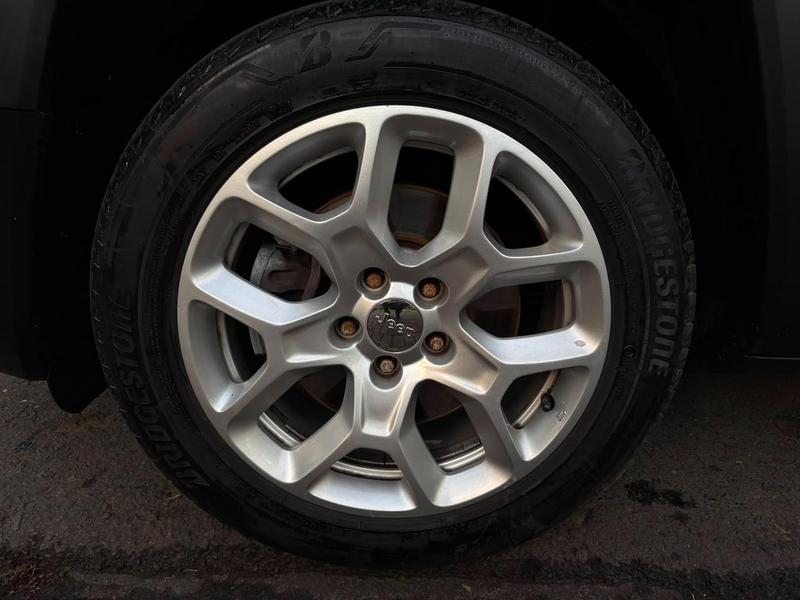 Jeep Renegade Sport 1.8 4X2 Flex 16V Mec. - foto 13