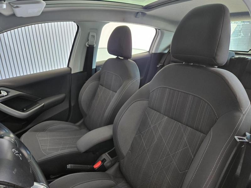 Peugeot 208 Griffe A - foto 19