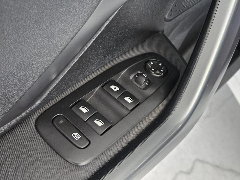 Peugeot 208 Griffe A - foto 16