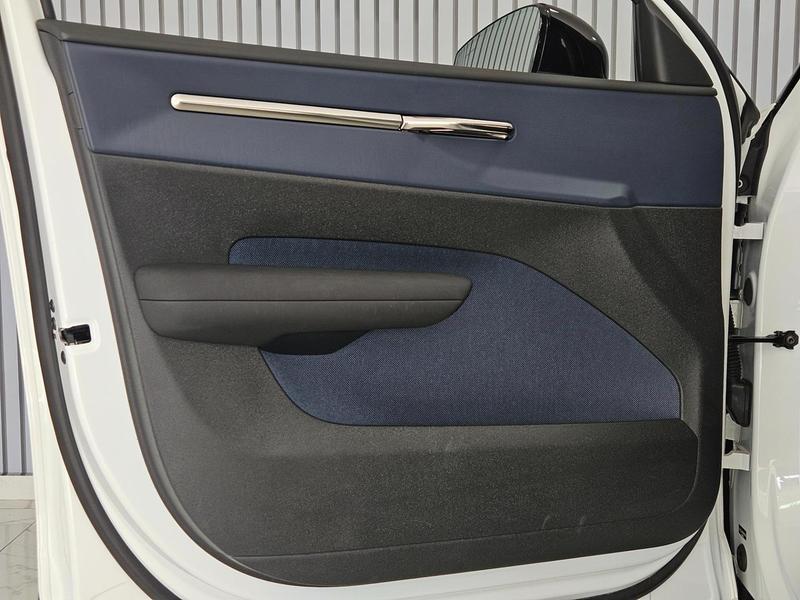 Volvo EX30 E60 Plus - foto 16