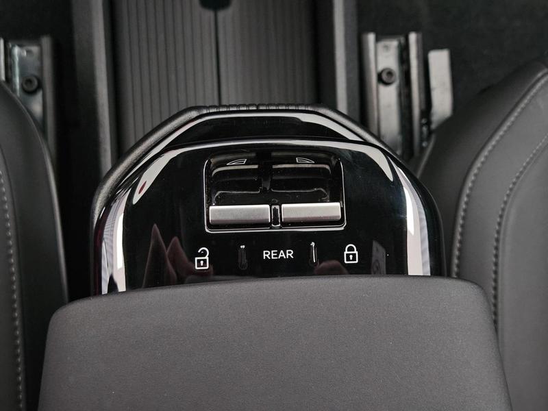 Volvo EX30 E60 Plus - foto 18