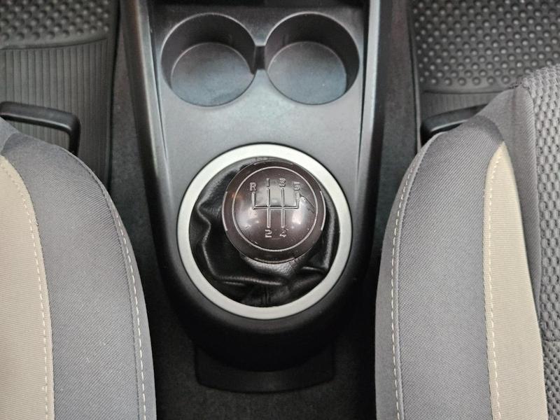 Volkswagen CrossFox - foto 11