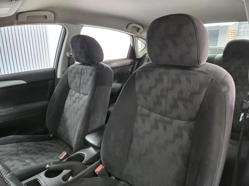 Nissan Sentra 20s - foto 18