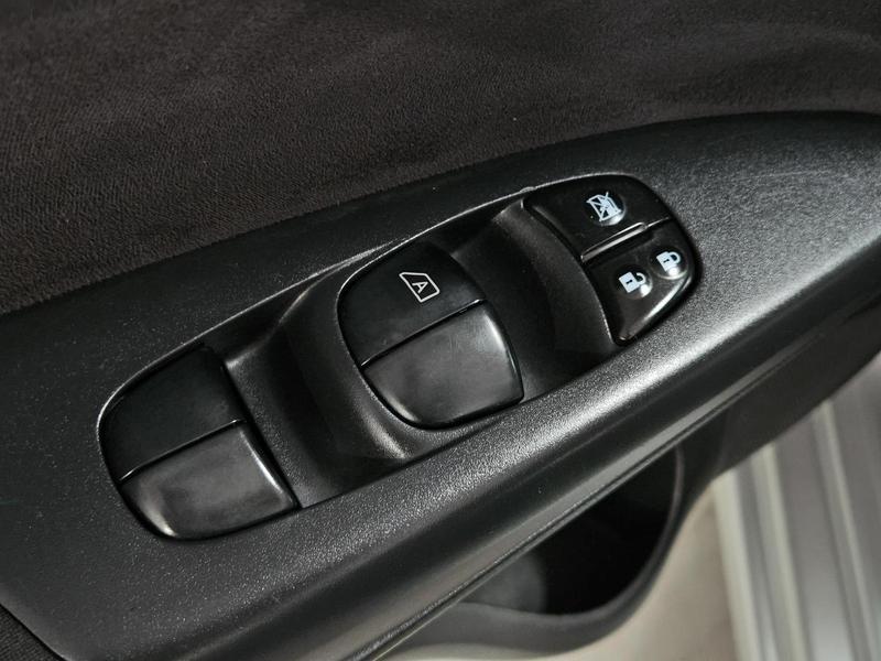 Nissan Sentra 20s - foto 15