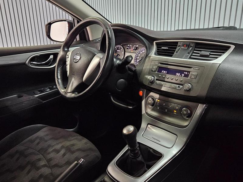 Nissan Sentra 20s - foto 7