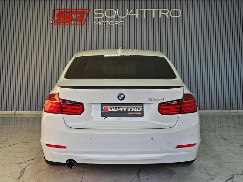 BMW 320i 3b 11 - foto 5