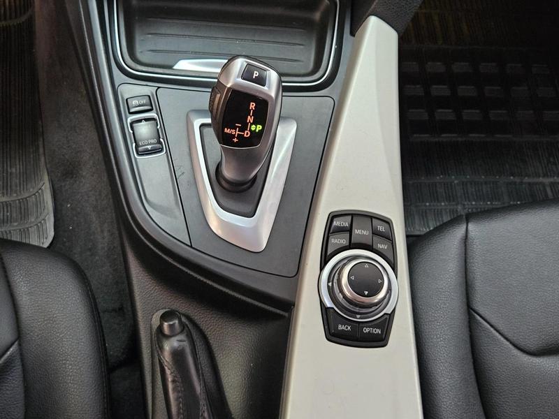 BMW 320i 3b 11 - foto 11