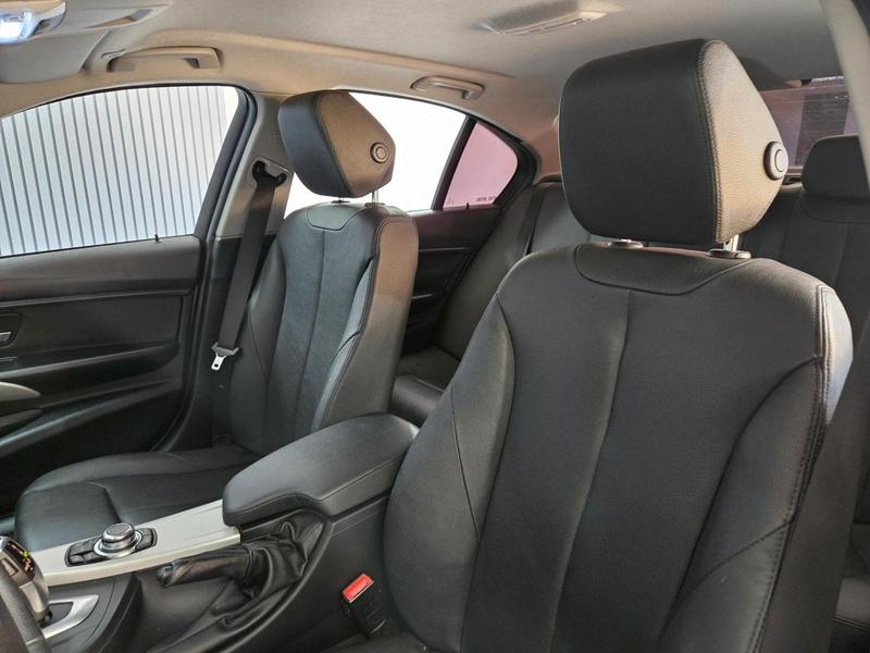 BMW 320i 3b 11 - foto 19