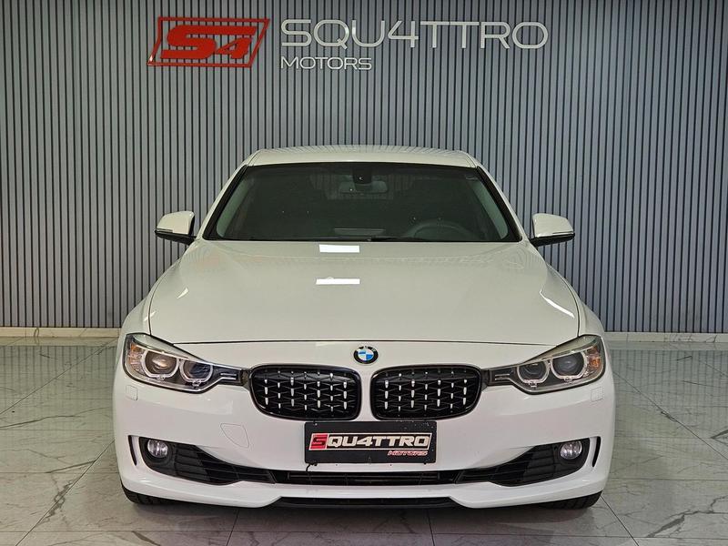 BMW 320i 3b 11 - foto 2