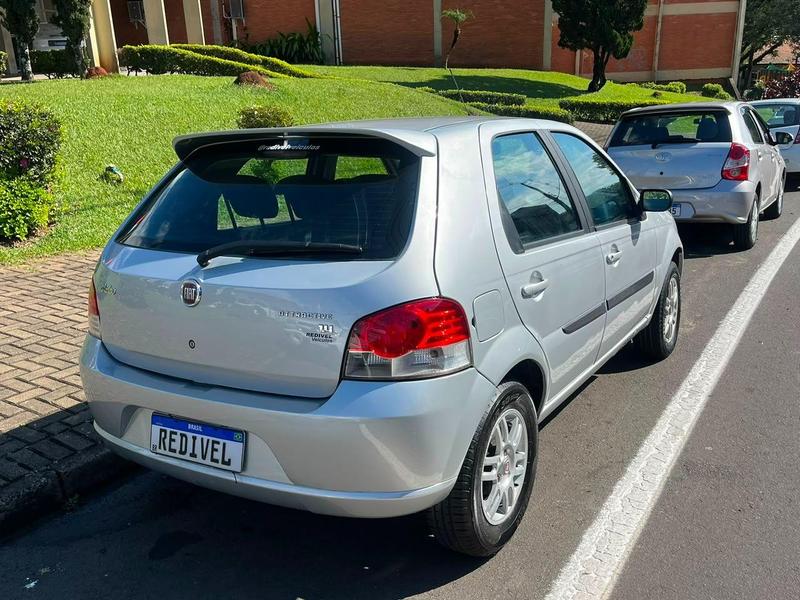 Fiat Palio Attractiv 1.4 - foto 3