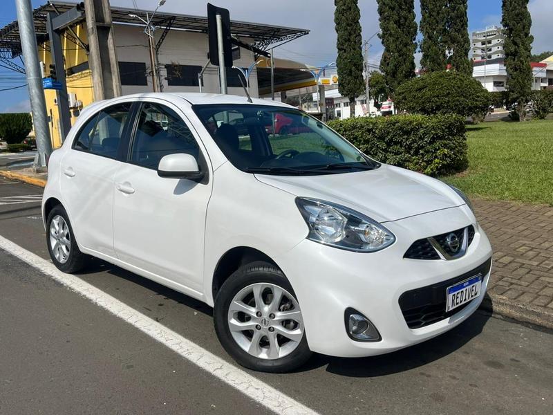 Nissan March 2016 à venda