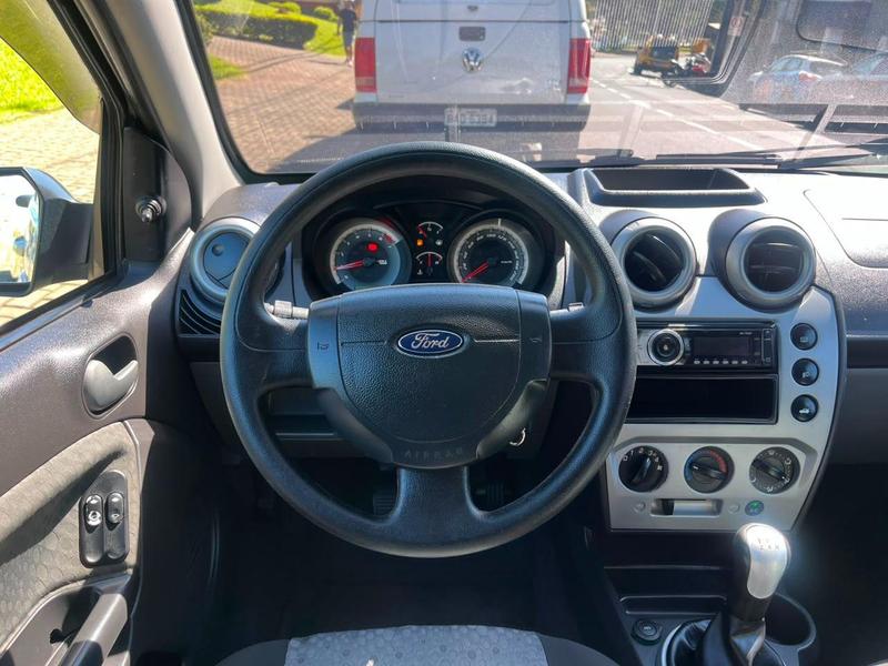 Ford Fiesta 1.6 Flex - foto 8