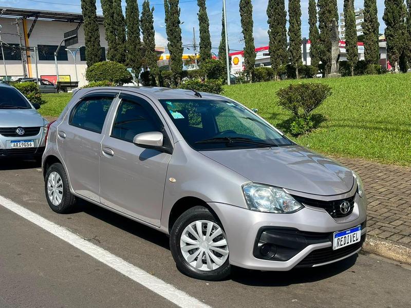 Toyota Etios 2018 à venda