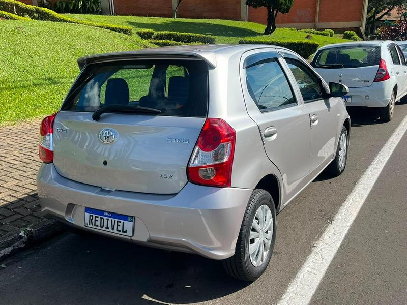 Toyota Etios Hb X 13l Mt - foto 4