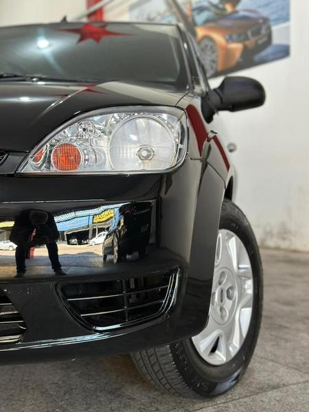 Ford Fiesta - foto 2