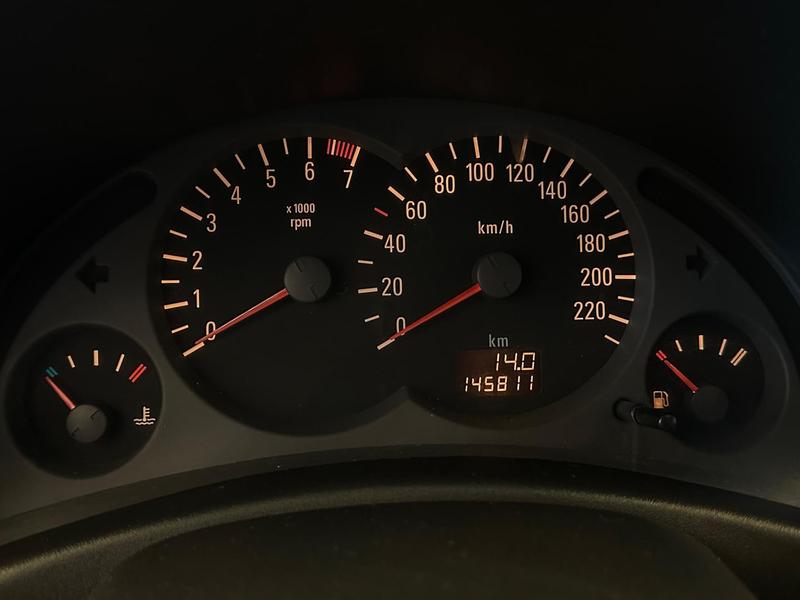 Chevrolet Montana - foto 12