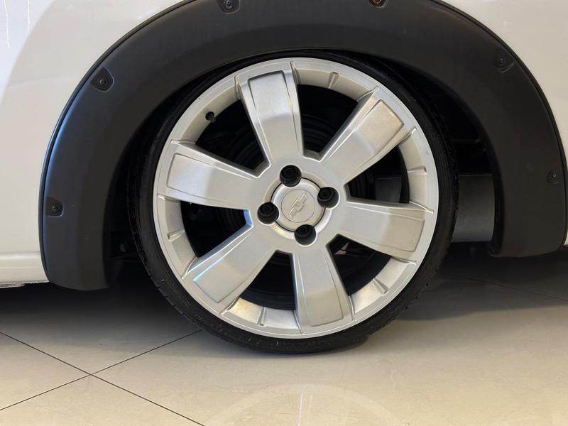 Chevrolet Montana - foto 13