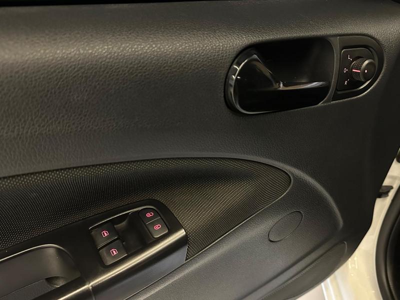 Volkswagen Gol MPI - foto 11