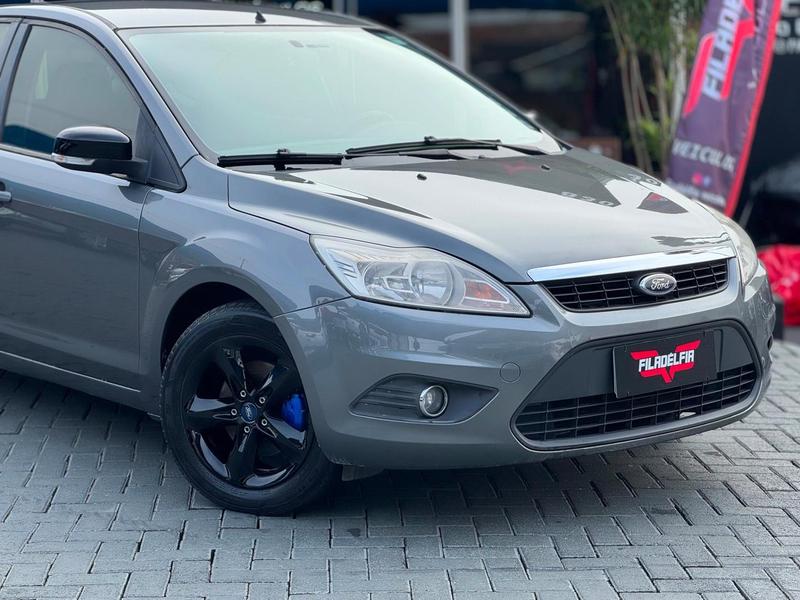 Ford Focus Sedan 2.0 16V 2.0 16V Flex 4P Aut. - foto 2
