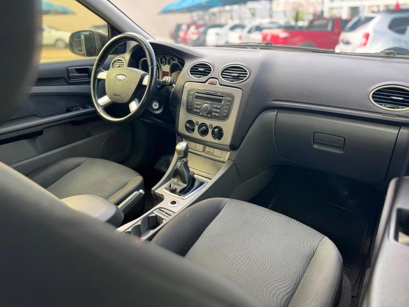 Ford Focus Sedan 2.0 16V 2.0 16V Flex 4P Aut. - foto 5