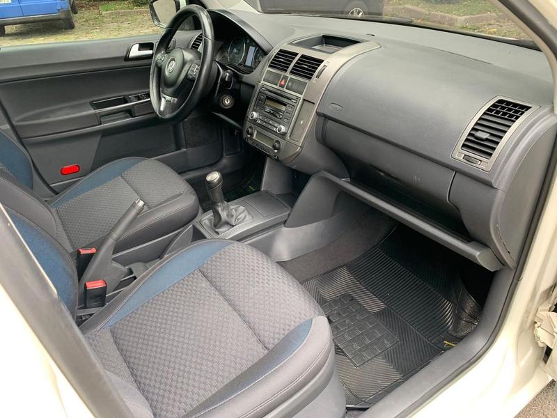 Volkswagen Polo Sedan 1.6 Comfor - foto 17
