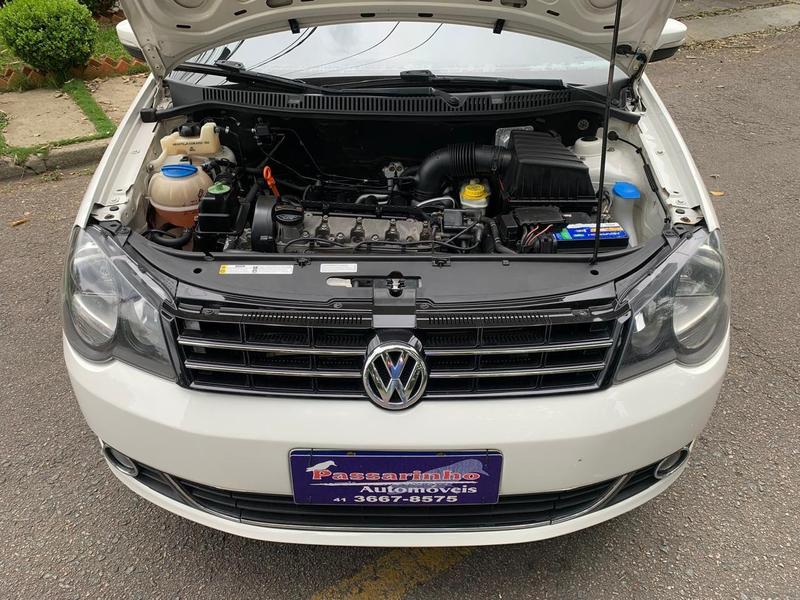 Volkswagen Polo Sedan 1.6 Comfor - foto 12