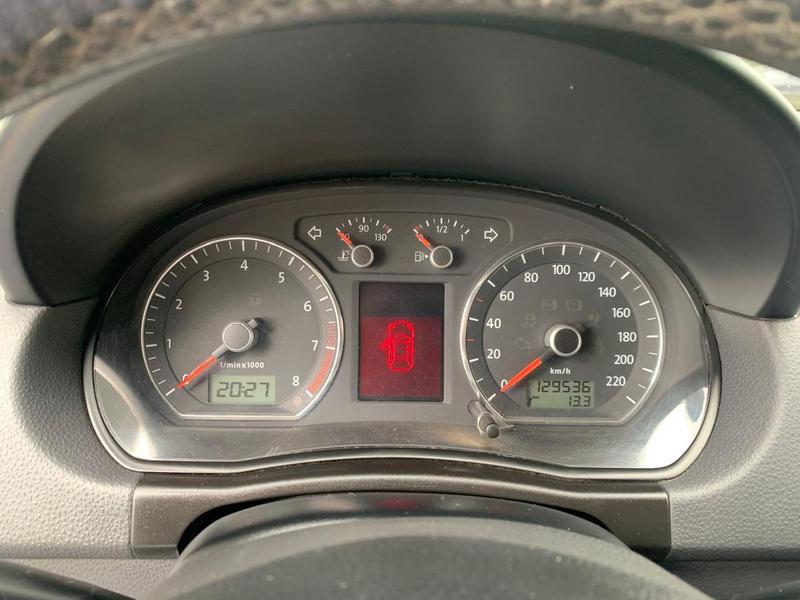 Volkswagen Polo Sedan 1.6 Comfor - foto 13