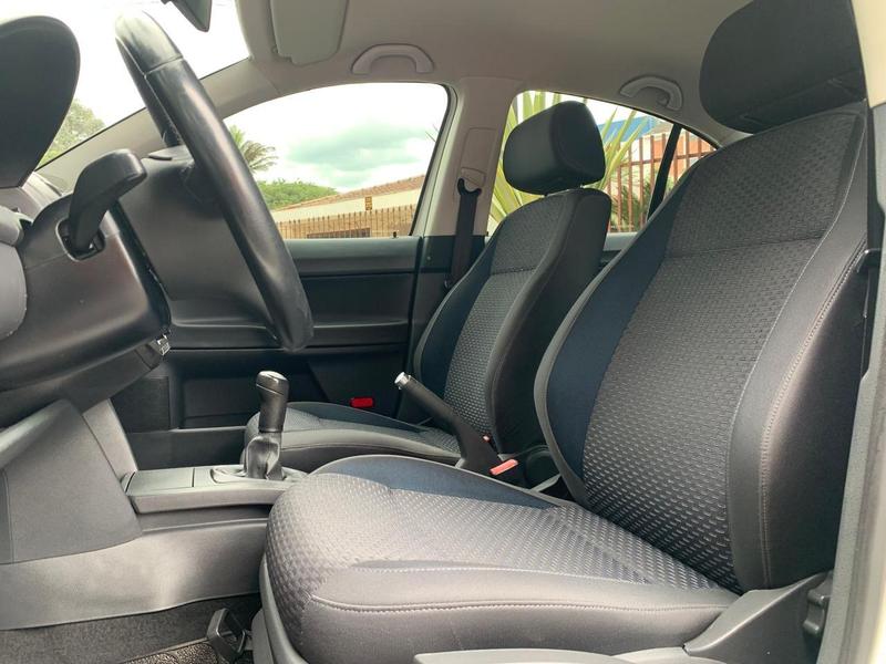 Volkswagen Polo Sedan 1.6 Comfor - foto 16