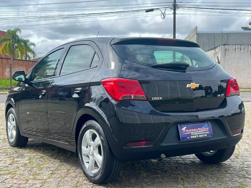 Chevrolet Onix 14mt LT - foto 3