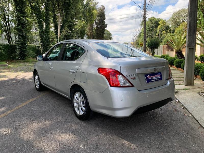 Nissan Versa 16sl CVT - foto 6