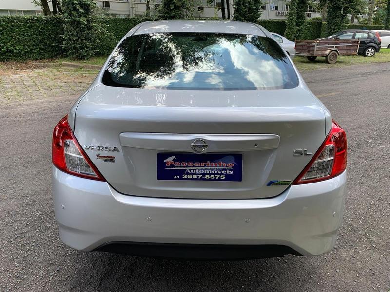 Nissan Versa 16sl CVT - foto 9