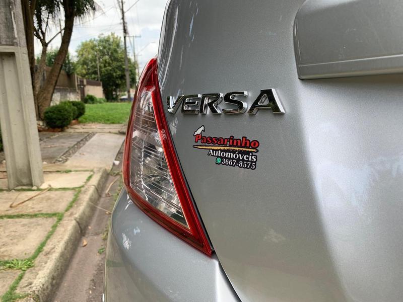 Nissan Versa 16sl CVT - foto 18