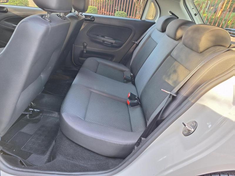 Volkswagen Gol MPI - foto 10