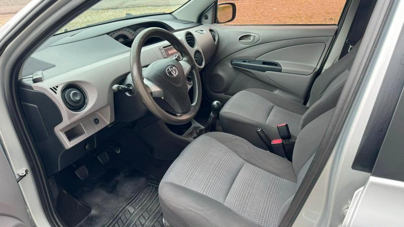 Toyota Etios Xs 1.3 Flex 16V 5P Mec. - foto 18