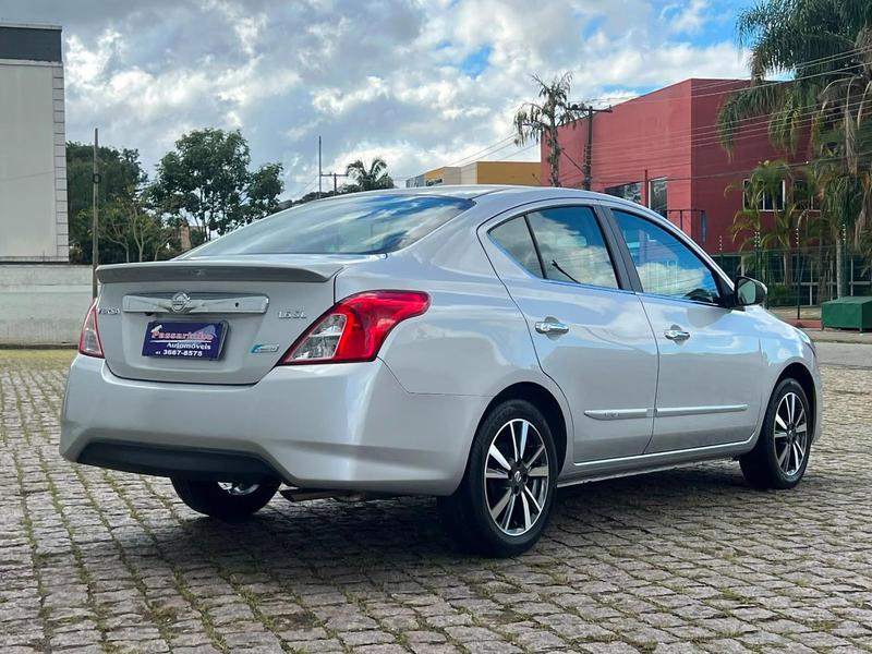 Nissan Versa 16sl CVT - foto 5