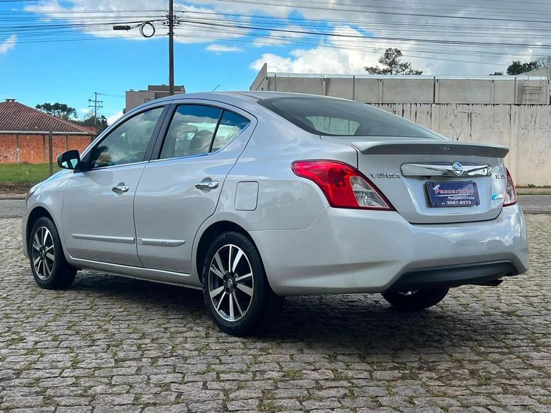 Nissan Versa 16sl CVT - foto 12