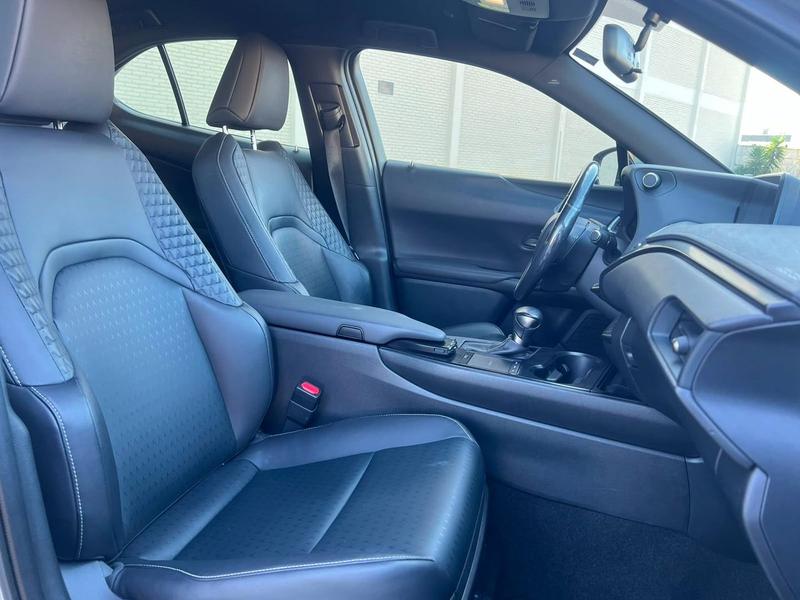 Lexus Ux250h Dynamic - foto 15