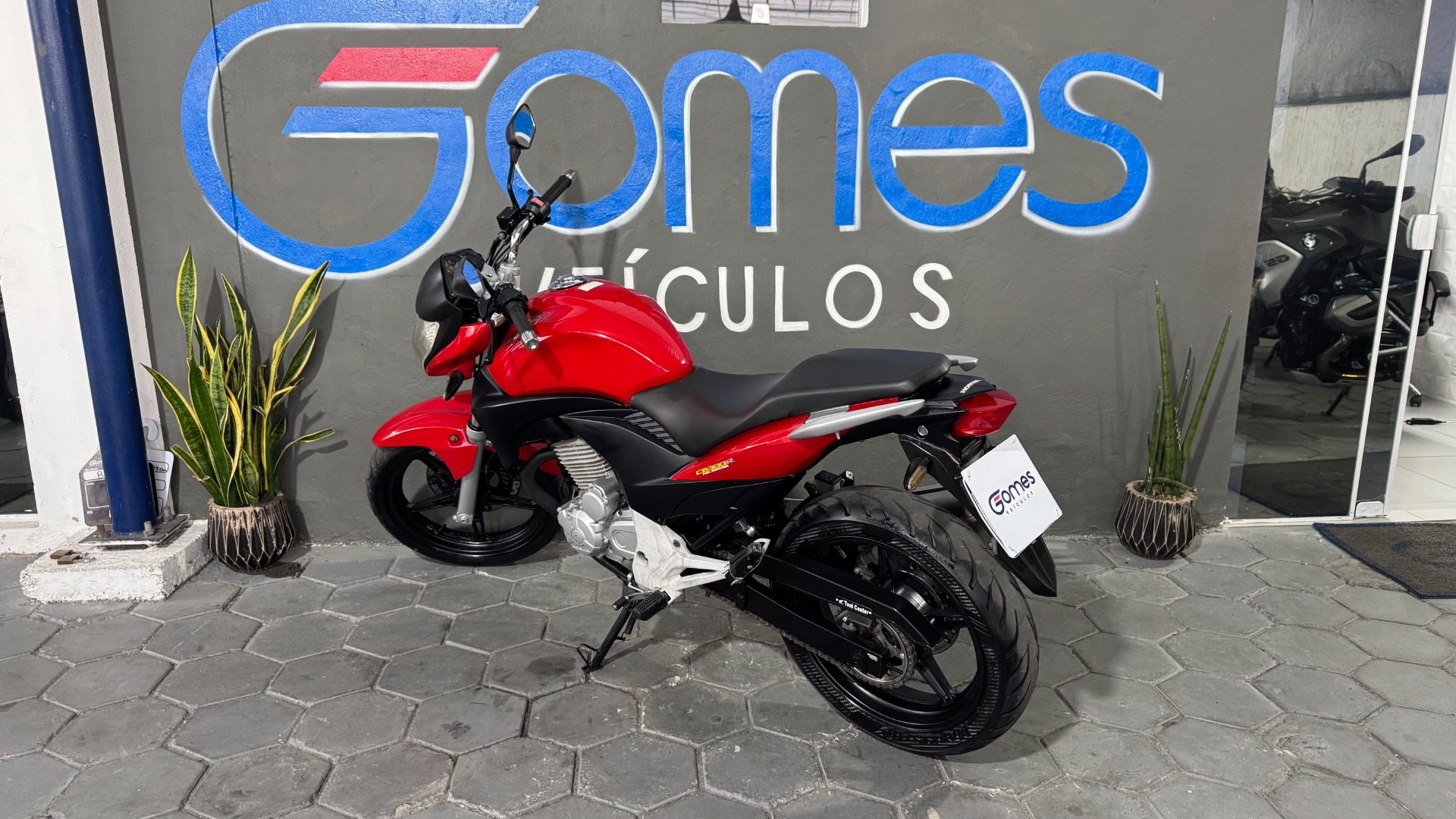 Honda CB     2012