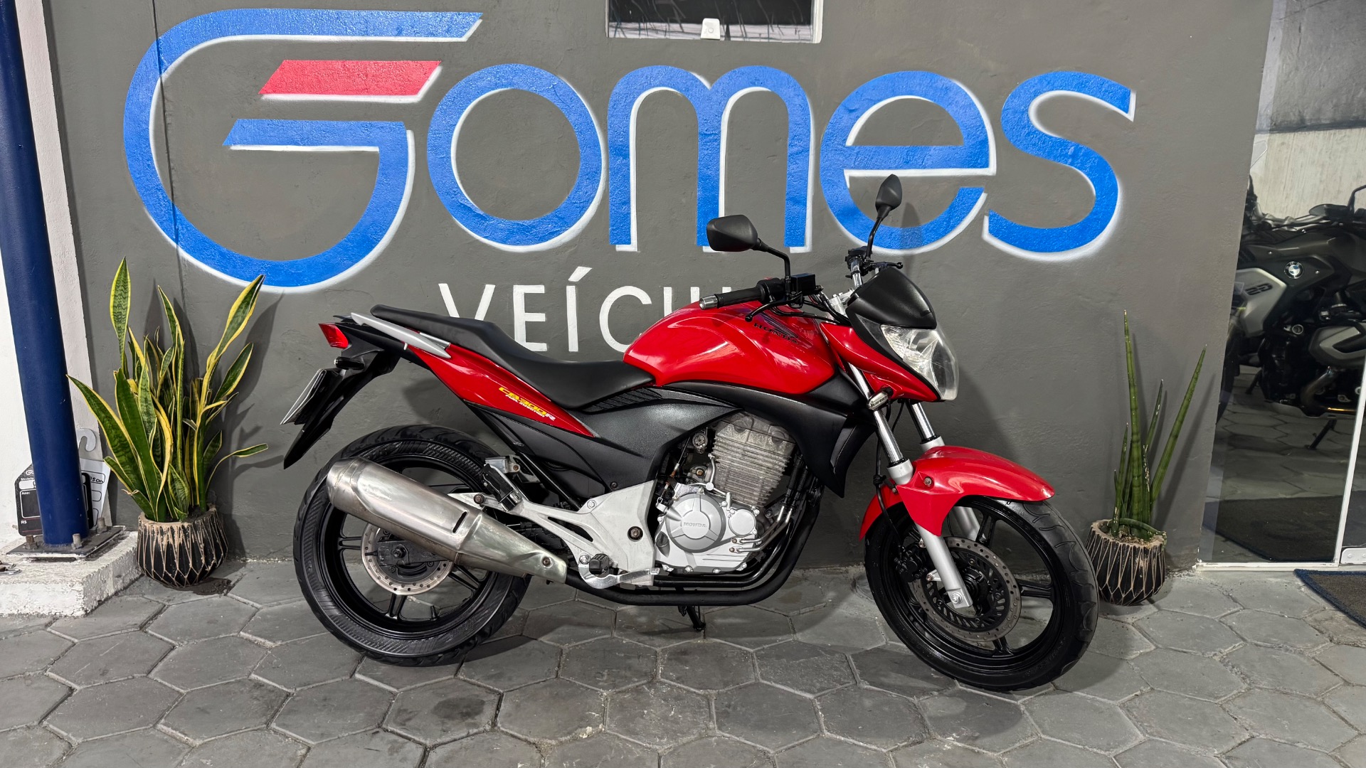 Honda CB     2012