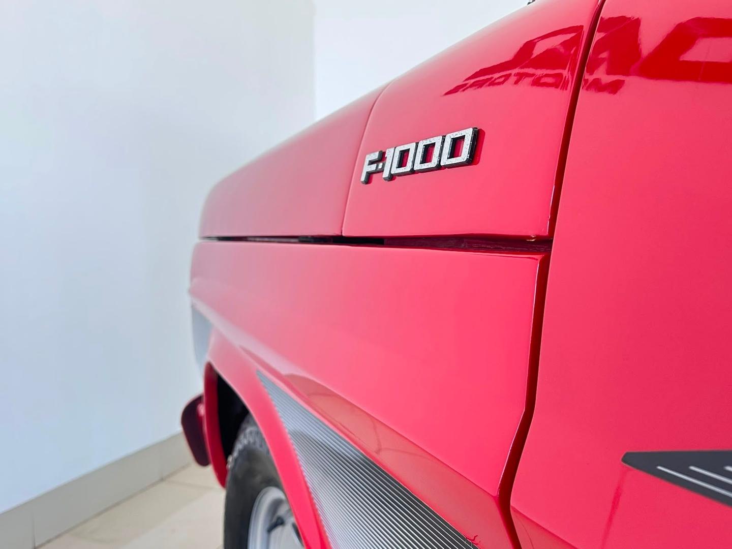Ford F1000 1984