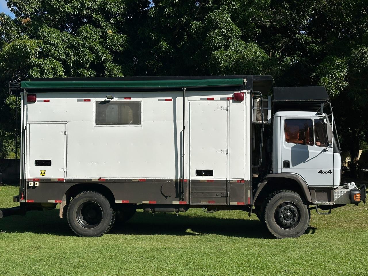 Motor Home Mercedes-benz 1720a 4x4 2p 2002
