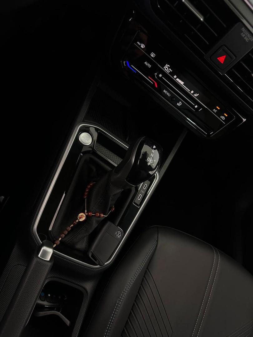 Volkswagen Tera Outfit