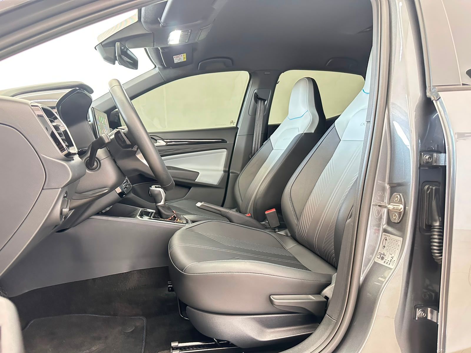 Volkswagen Tera Outfit