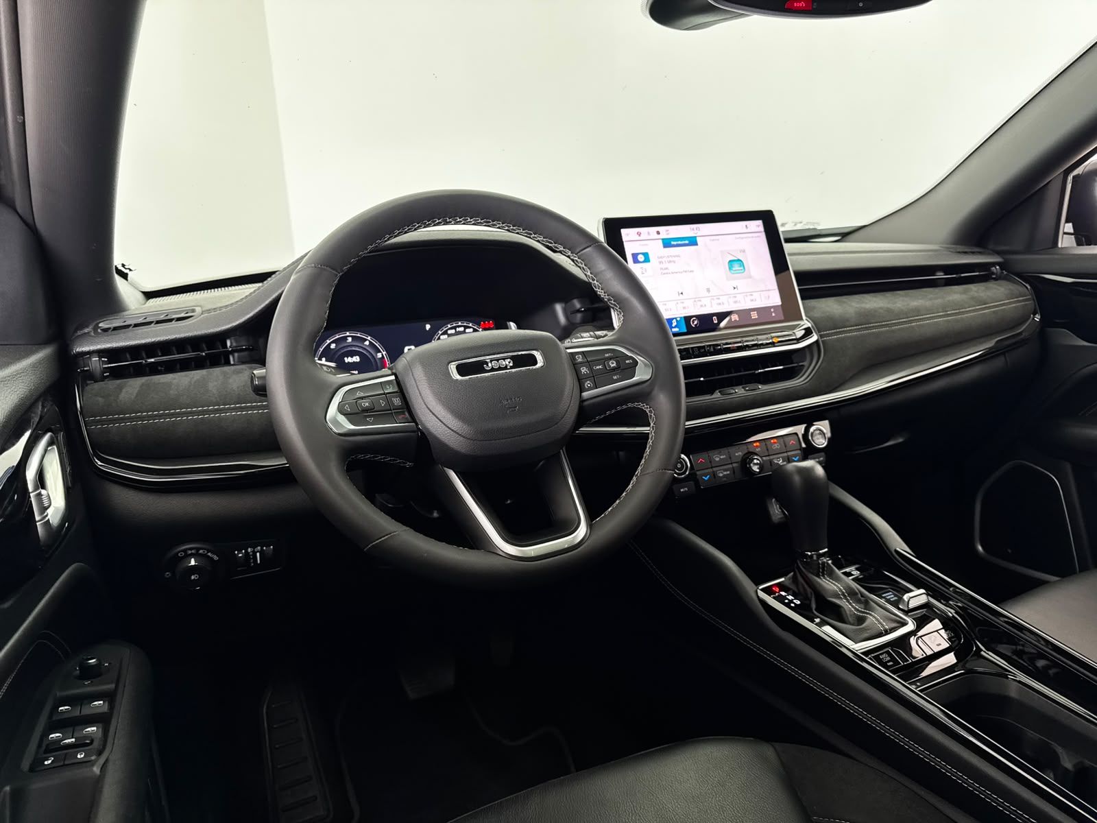 Jeep Commander Blackhawk 2025