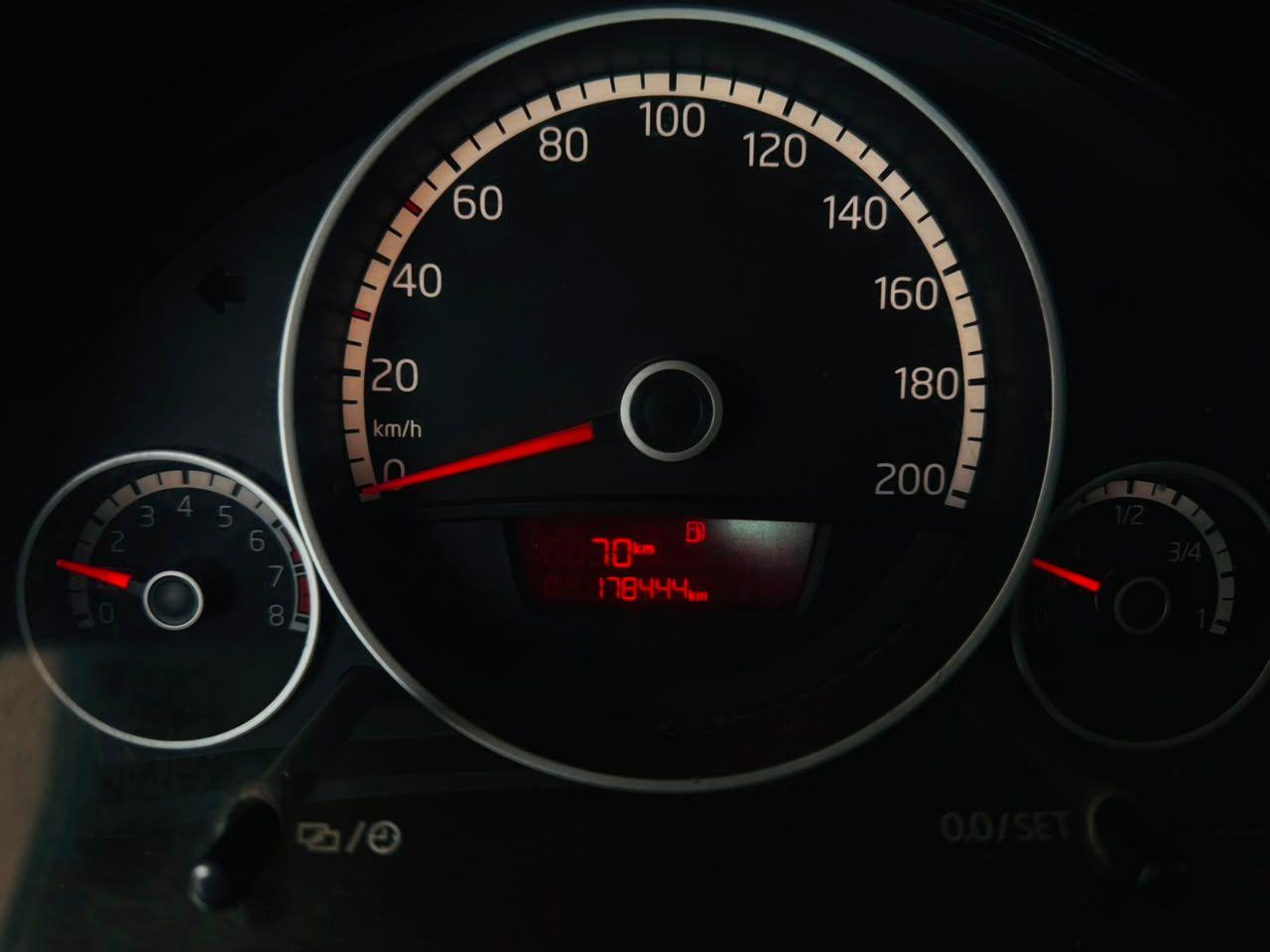 Volkswagen Up High Ma 2015