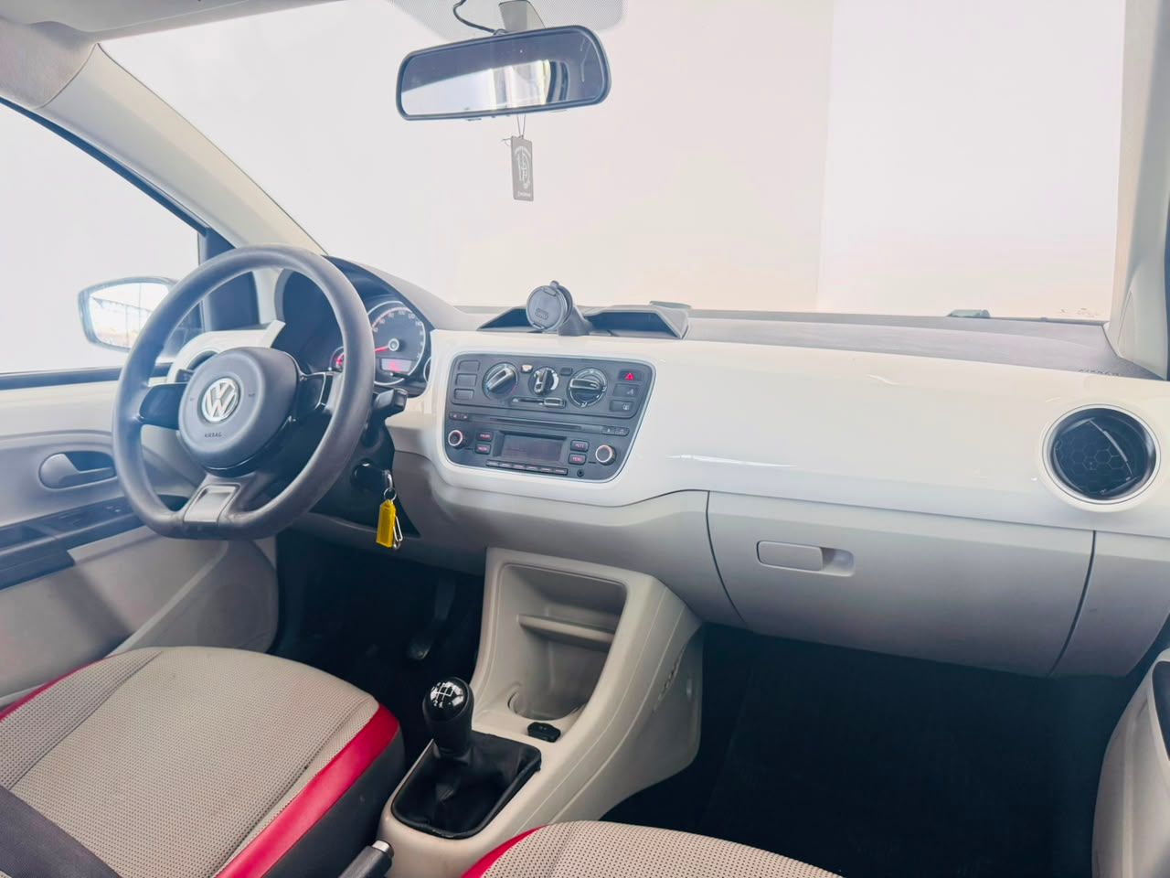Volkswagen Up High Ma 2015