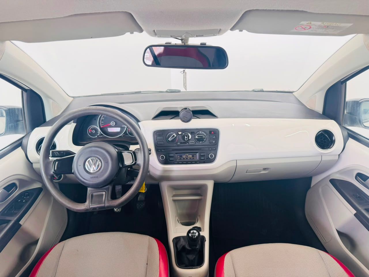 Volkswagen Up High Ma 2015
