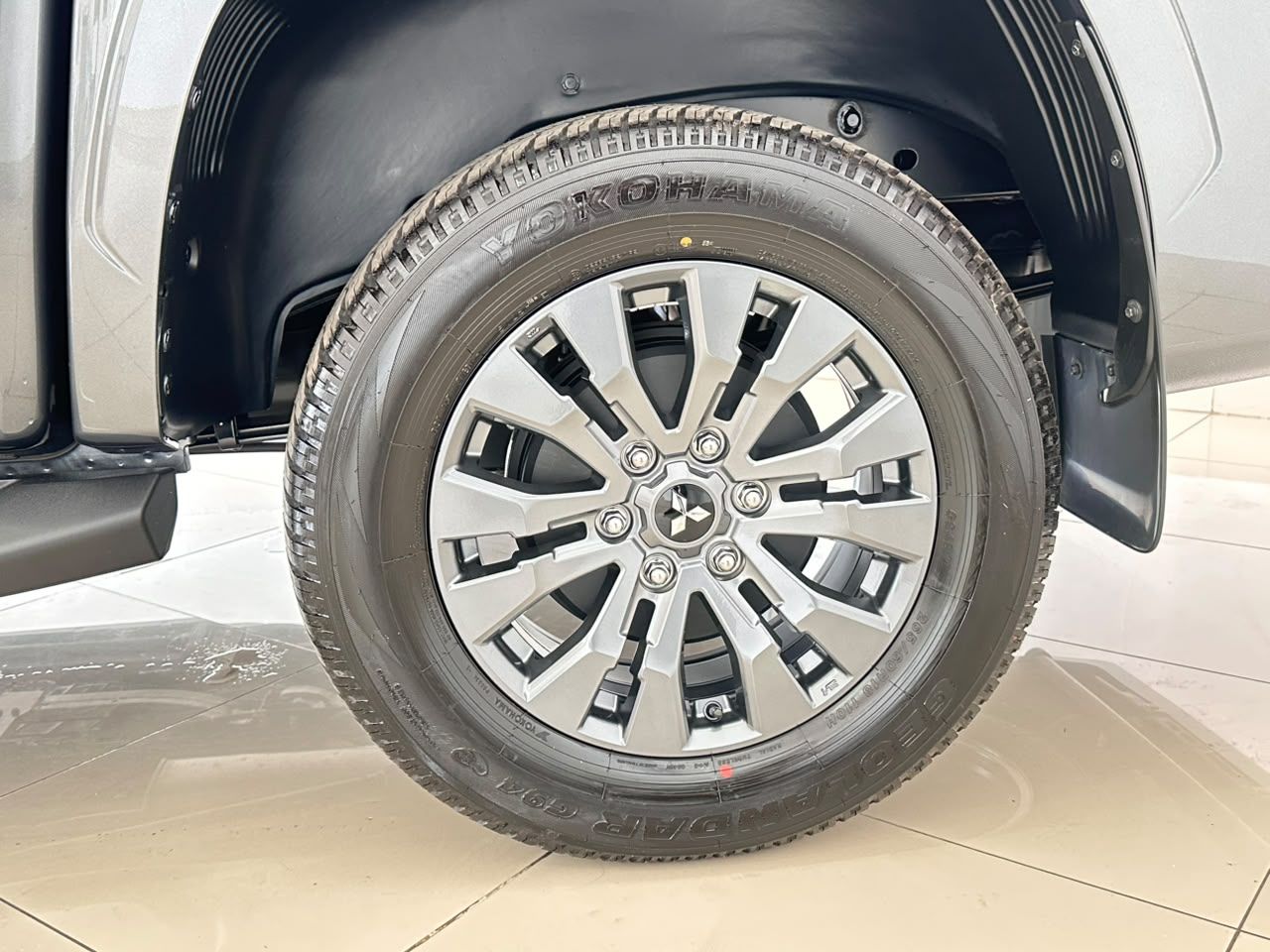 Mitsubishi L-200 Triton 4x4 Hpe 3.2 CD Automatico 2027