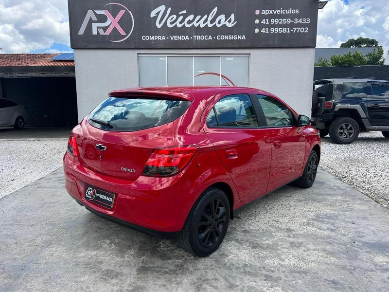 Chevrolet Onix 14mt LT - foto 8